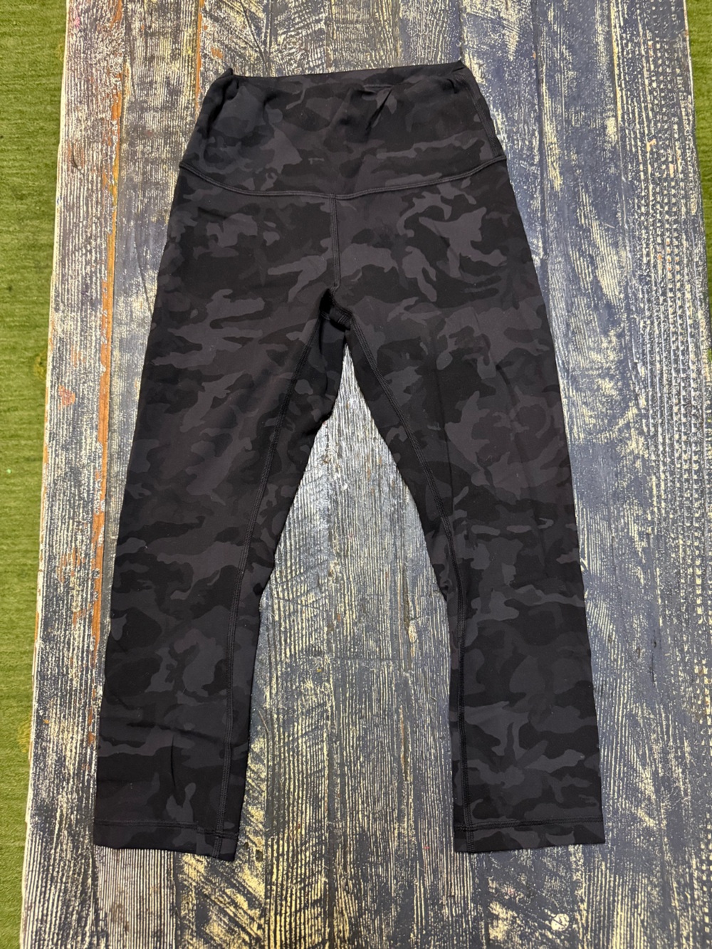 Lululemon women’s Black Camo Active Leggings